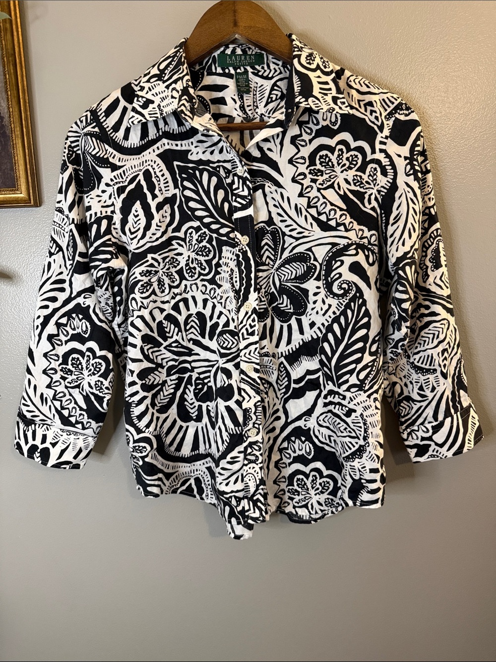 Lauren Ralph Lauren Black & White Floral Print Petite Shirt - Picture 3 of 7
